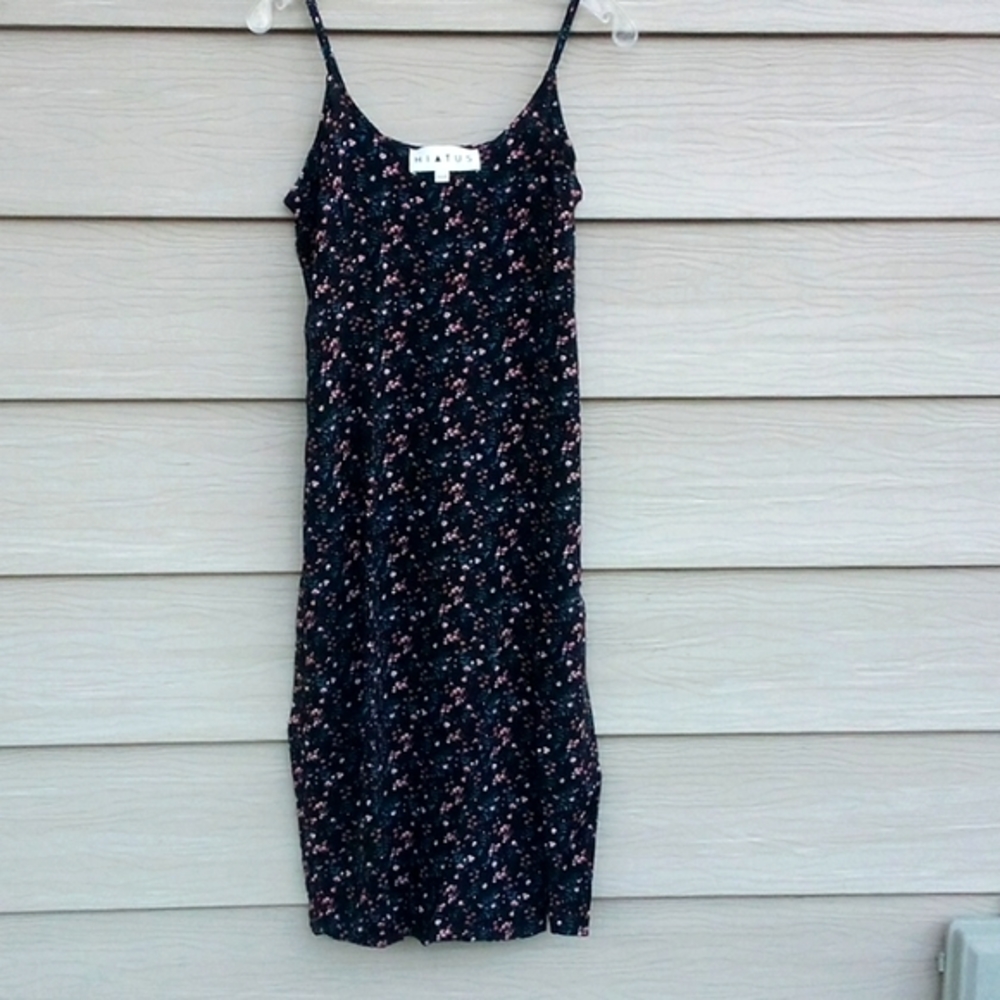 Hiatus floral midi dress with side slit, great condition, women's size large